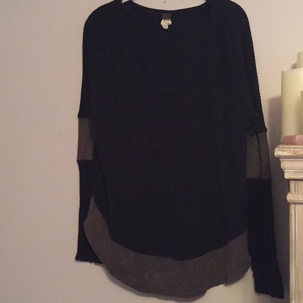 Free People thermal Sz. Large Like New!